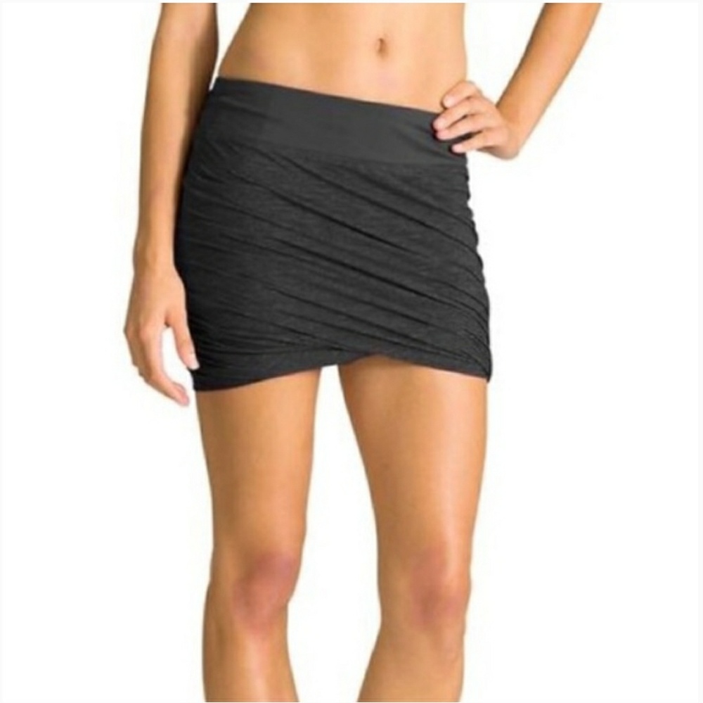 Athleta twisty skirt